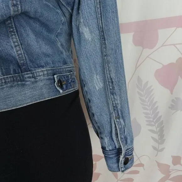 Forever21 premium denim Spike shoulder back distressed Jean jacket size Small - Picture 7 of 10
